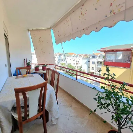 Friendly Golem (Tirana)