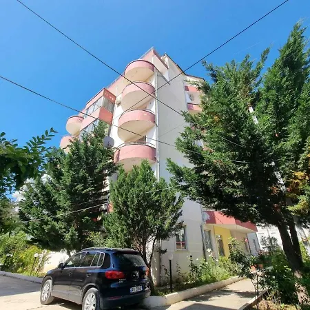 Apartment Friendly Golem (Tirana)