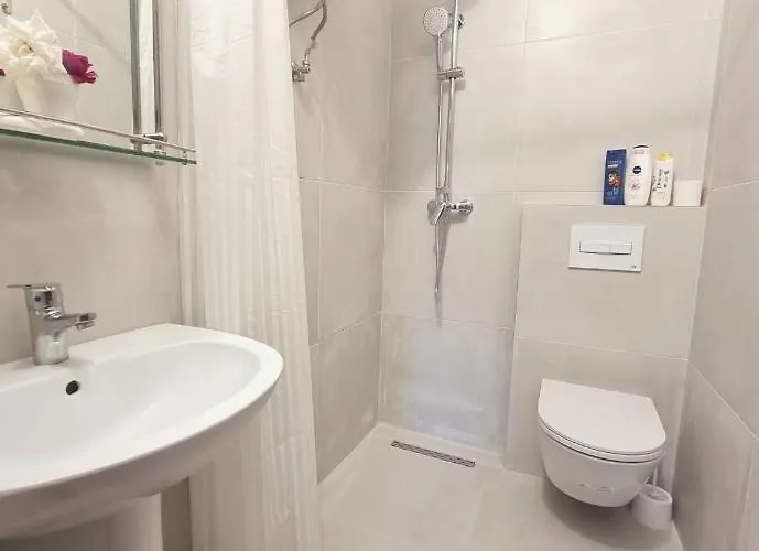 Friendly * Golem (Tirana)